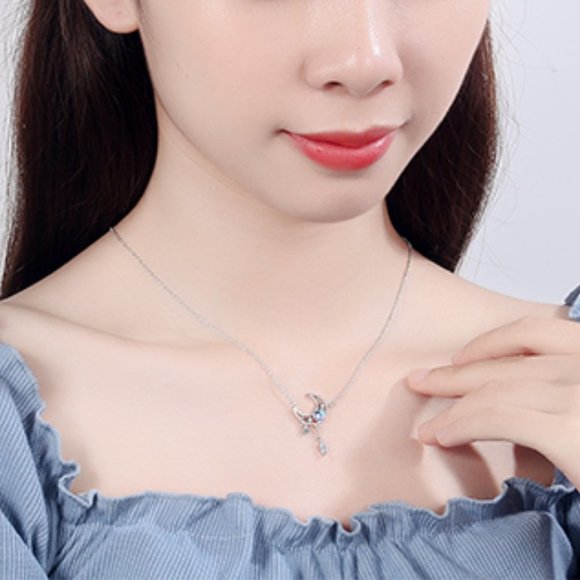 NEW 925 Sterling Silver Diamond Moon Necklace - Picture 3 of 6